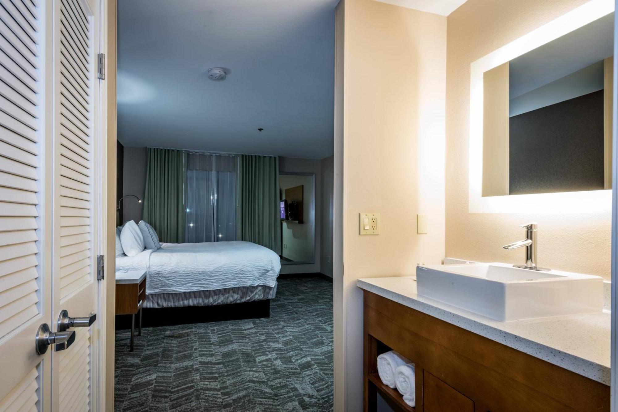 Springhill By Marriott Hotel 3*